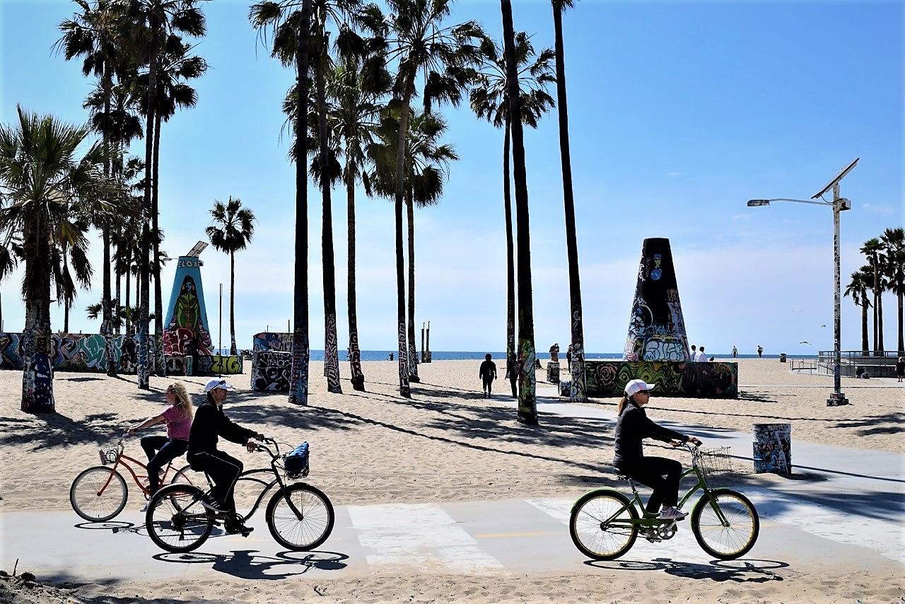 A picture of people Cycling along Venice beach, LA, California