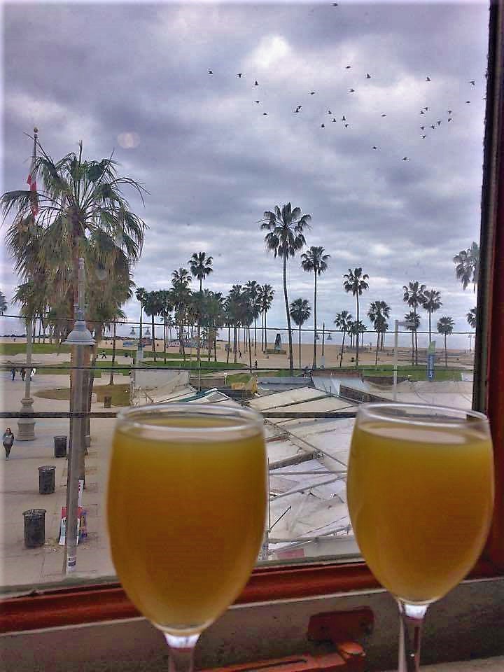 Breakfast included, Samesun Venice Beach hostel, Los Angeles, California