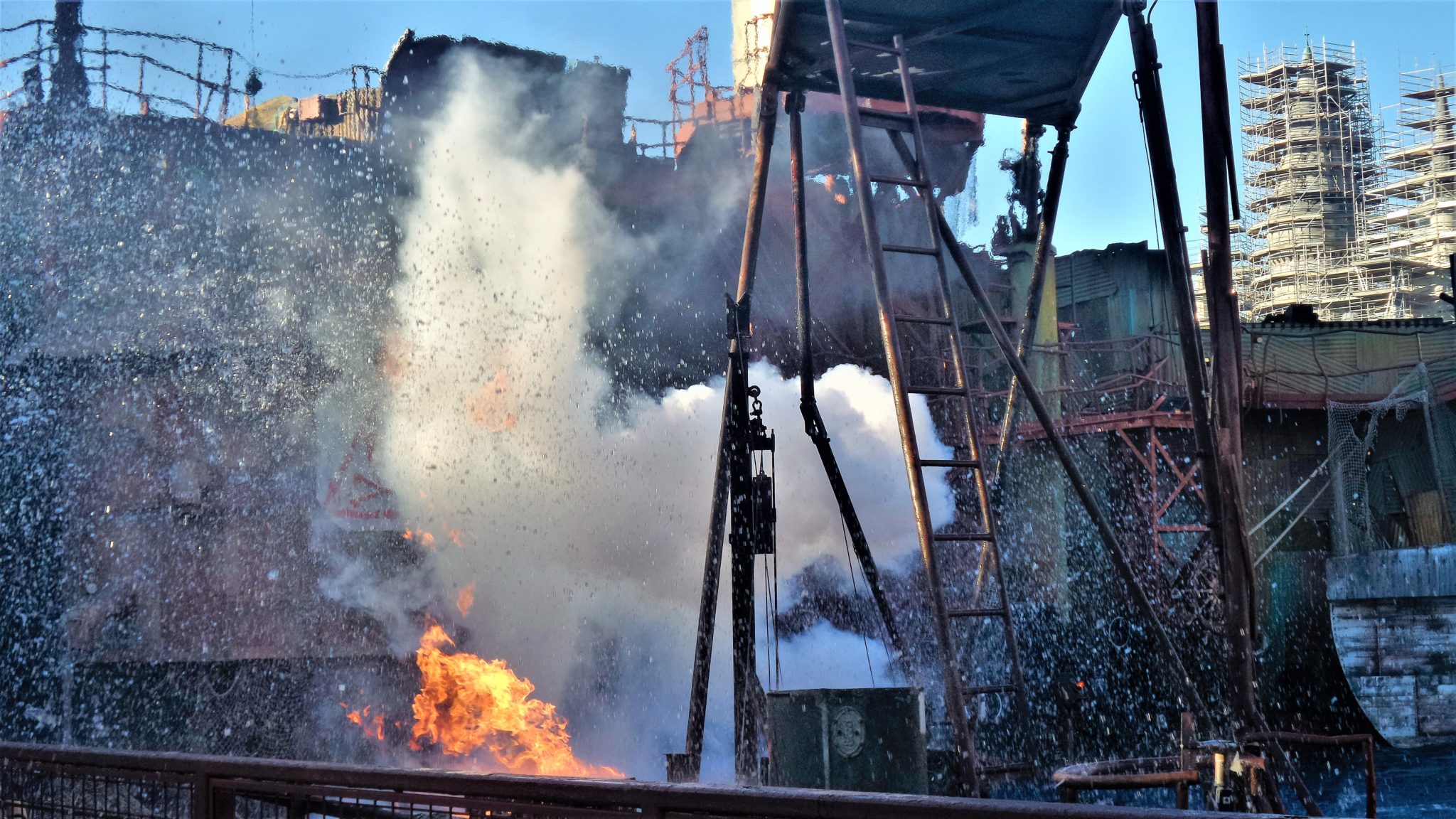 Fire at waterworld show, Universal Studios Hollywood