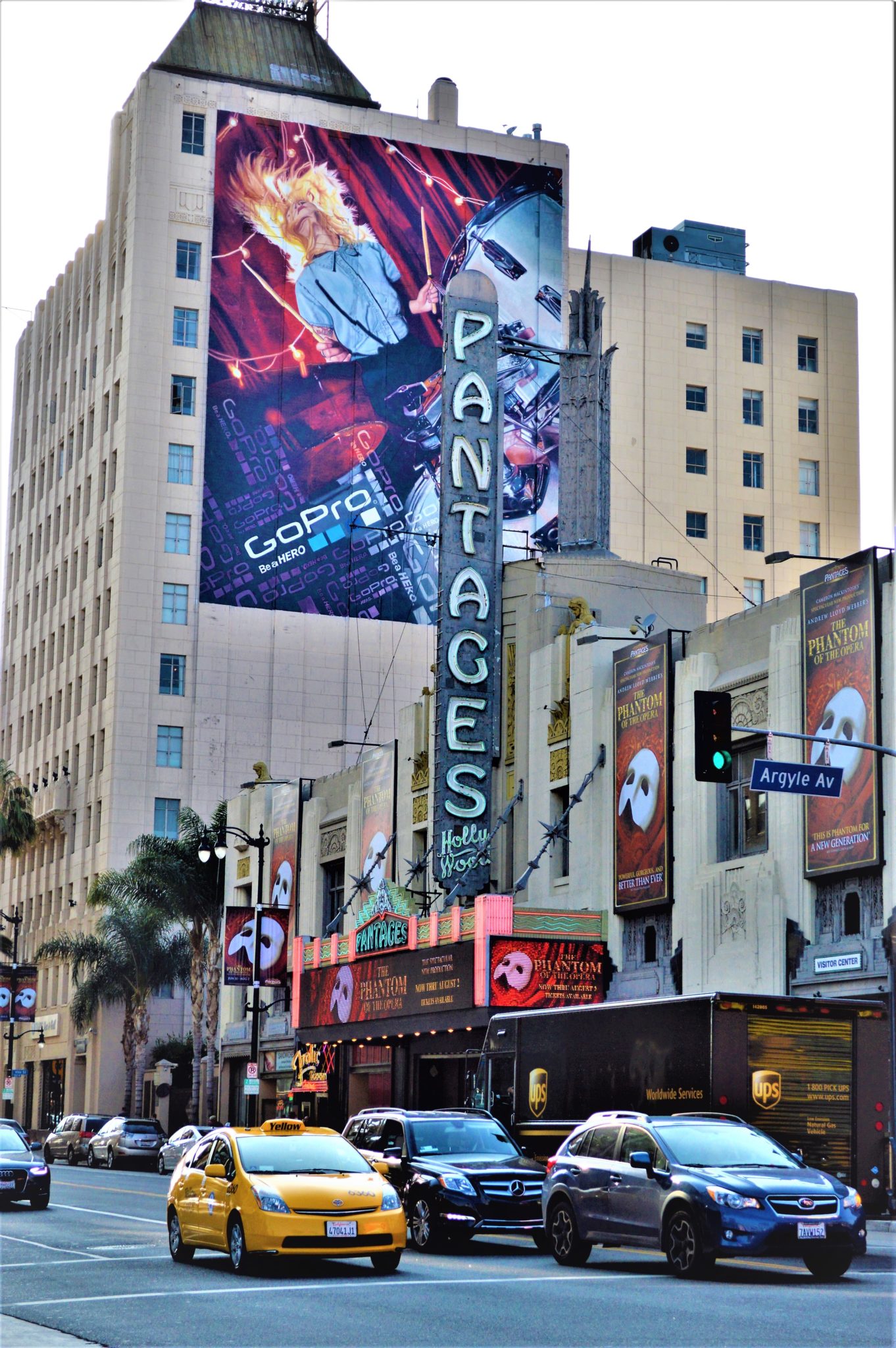 Pantages Theater, Hollywood, hop on hop off bus los angeles