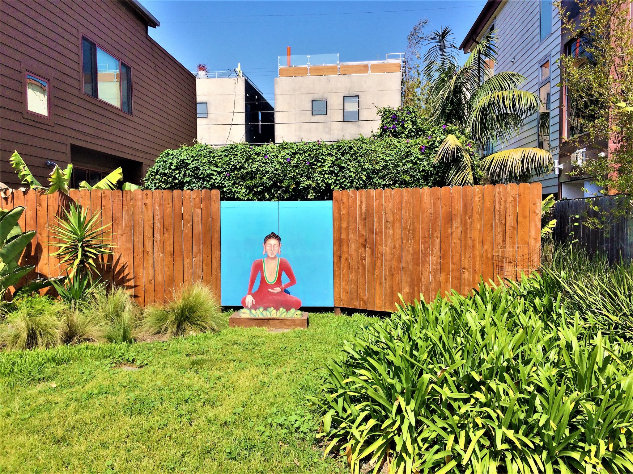 Buddha at venice canals, los angeles