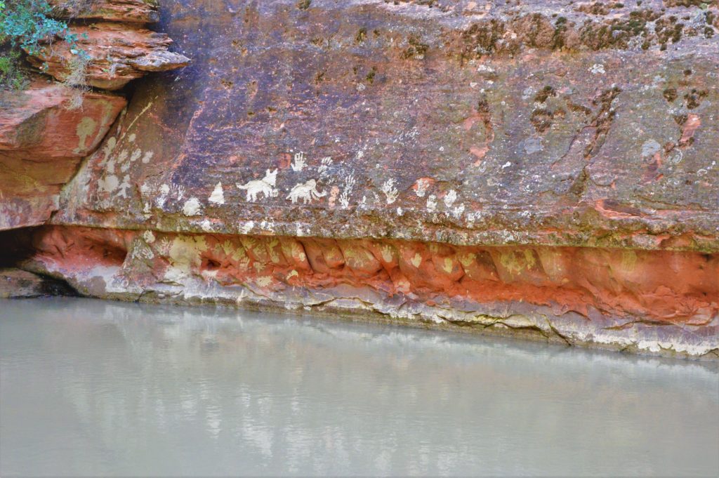 Paintings, drawings on the cliff, riverside walk, zion narrows hike