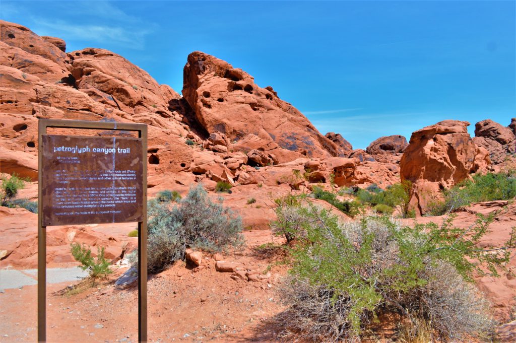 Petroglyph canyon trail, valley of fire state park, utah