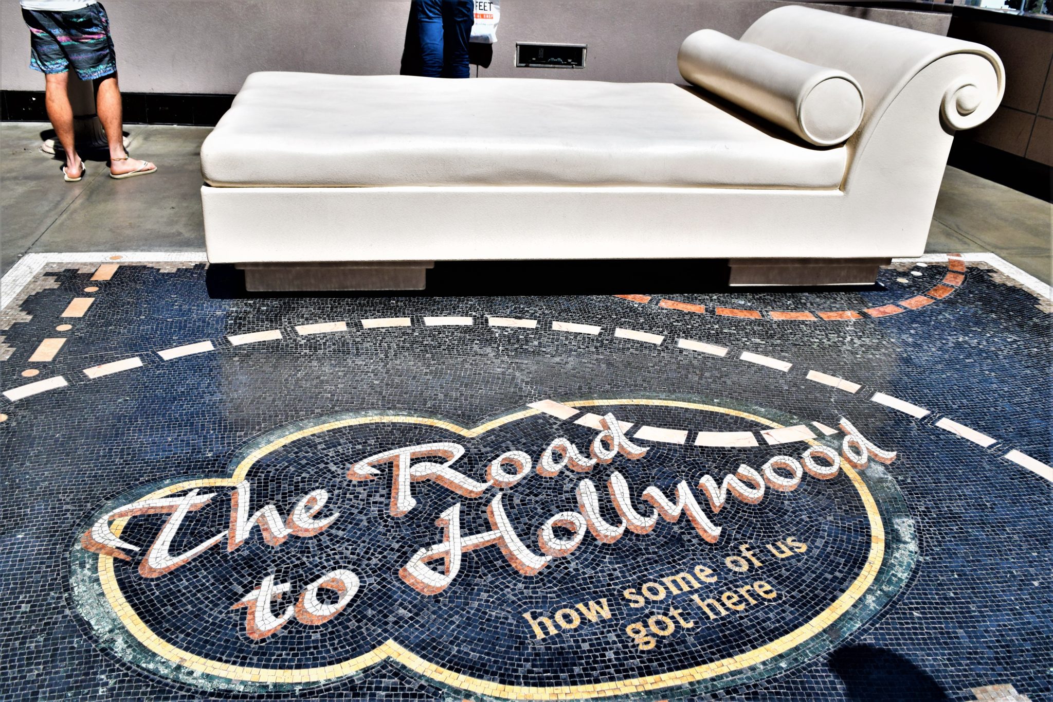 The road to hollywood bed, hollywood highland center, los angeles