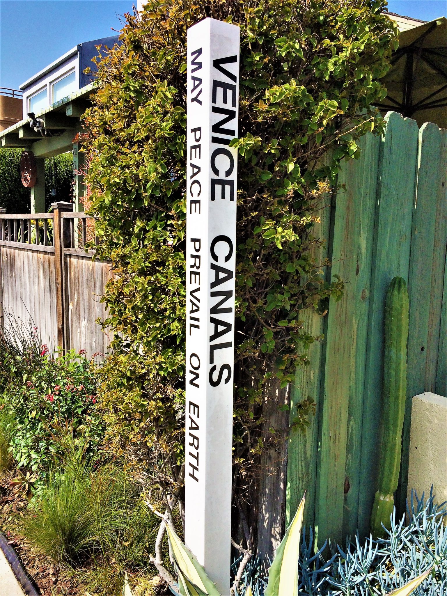 Venice canals sign, may peace prevail on earth, free things to do in los angeles, california