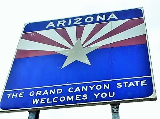 Arizone-state-sign-near-hoover-dam-las-vegas-nevada
