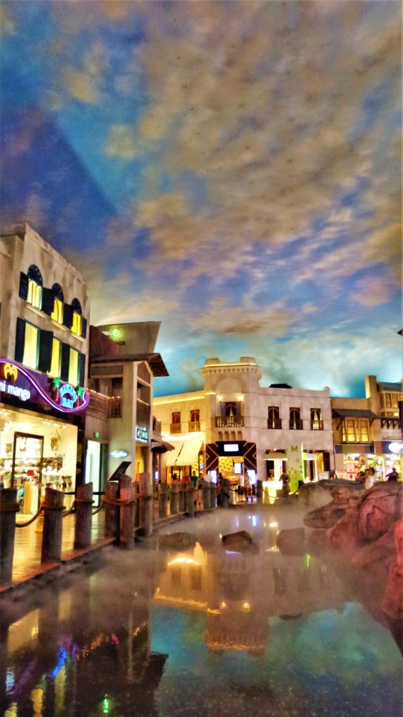 Rain storms inside mall, miracle mile shops, las vegas