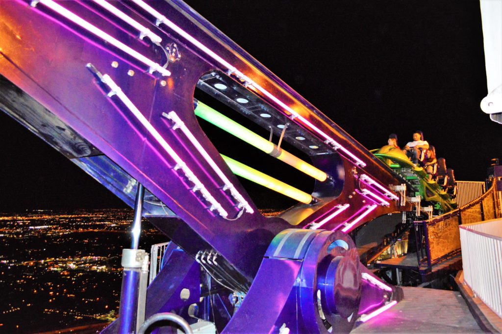 Ride dangling of edge, stratosphere, las vegas