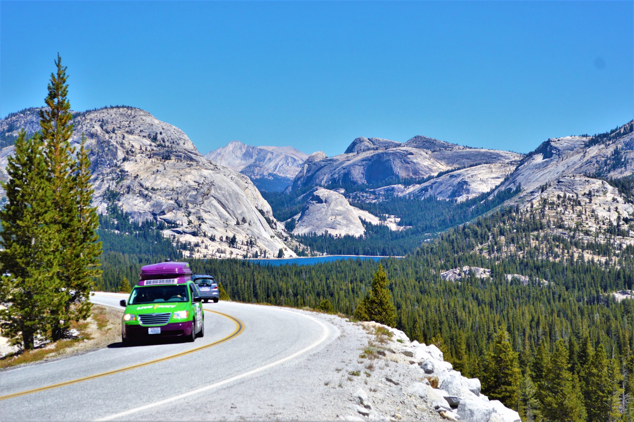 Road through Yosemite National Park, California, things to do at yosemite