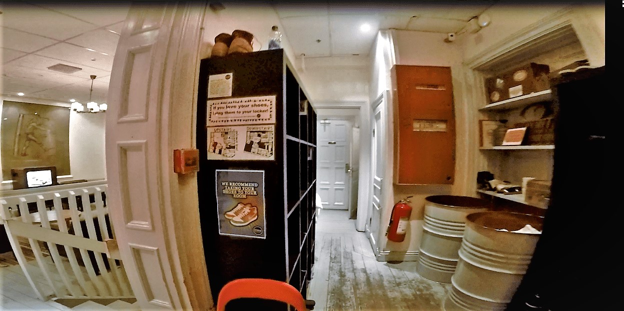 Shoe-free-hostel-city-backpackers-stockholm-sweden