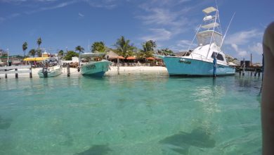 Photograph of a boat in Isla Mujeres