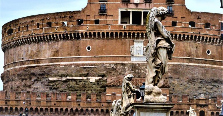Amadeo Savoia Aosta bridge, River Tiber, Rome, Italy