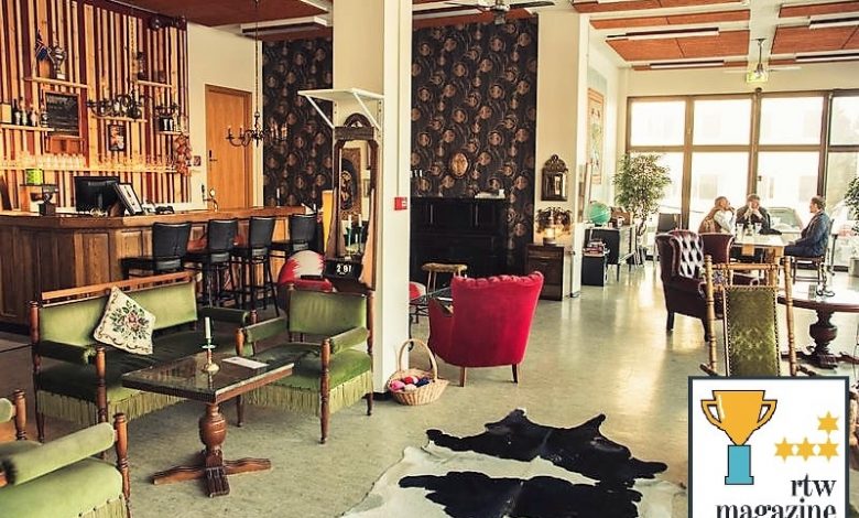 Communal area, Bus Hostel, Reykjavik, Iceland