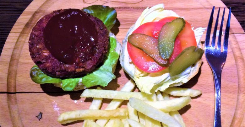 Avocado cafe Moscow main dish lentil burger