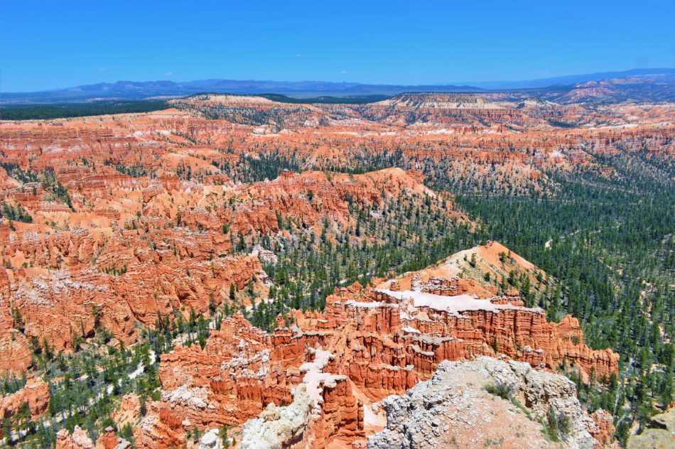 View of Bryce Canyon from Bryce Point, USA – Round the World Magazine