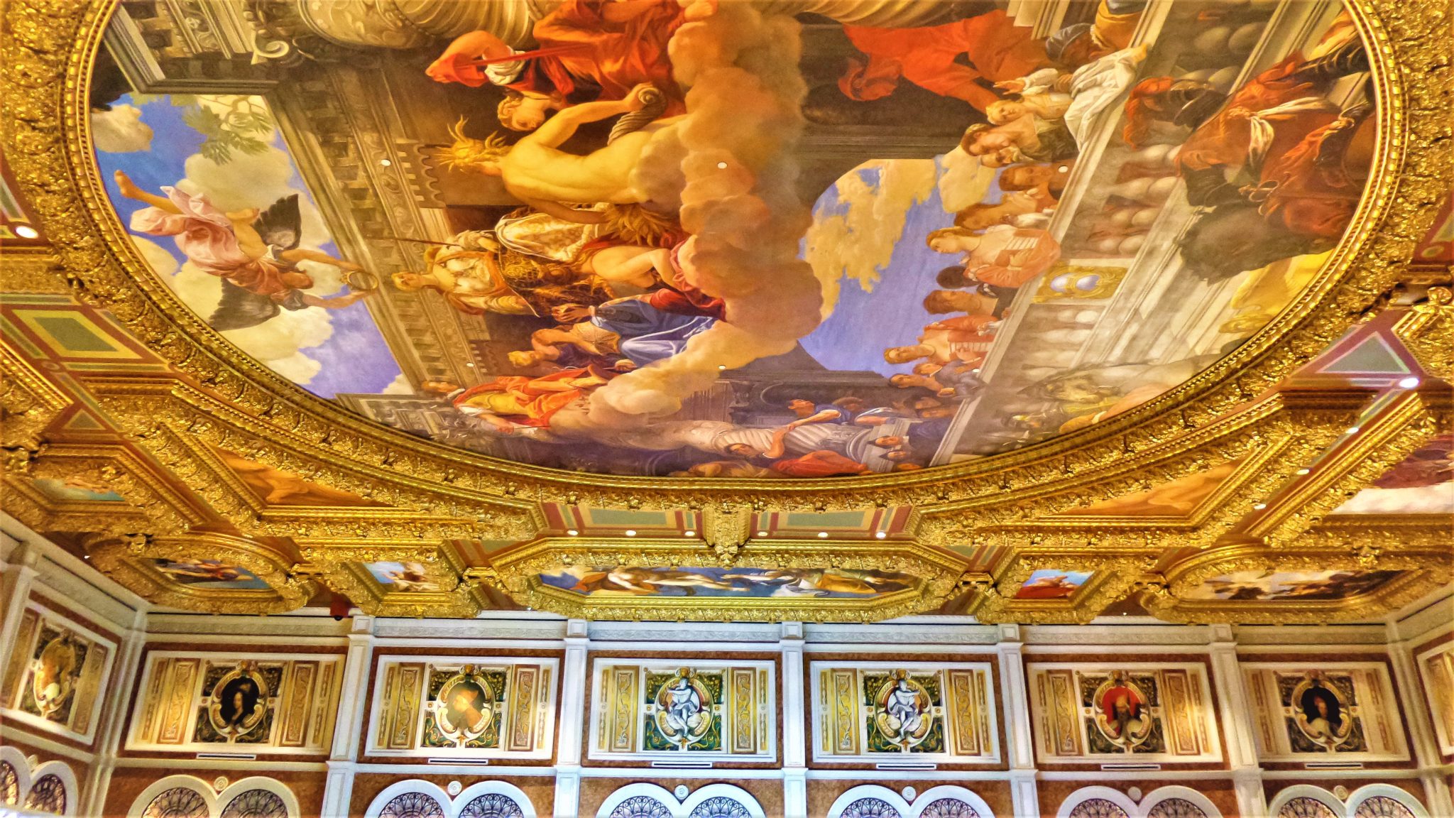 Venetian hotel ceiling, las vegas | Round the World Magazine