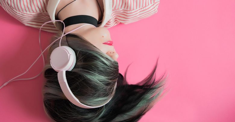 best online music clients for travelling