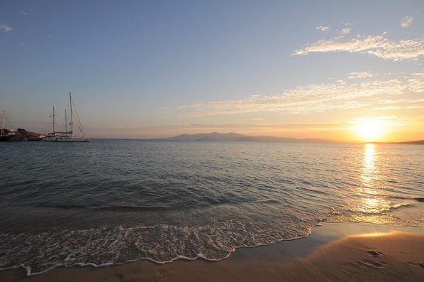 naxos beach tips, island hopping agean sea