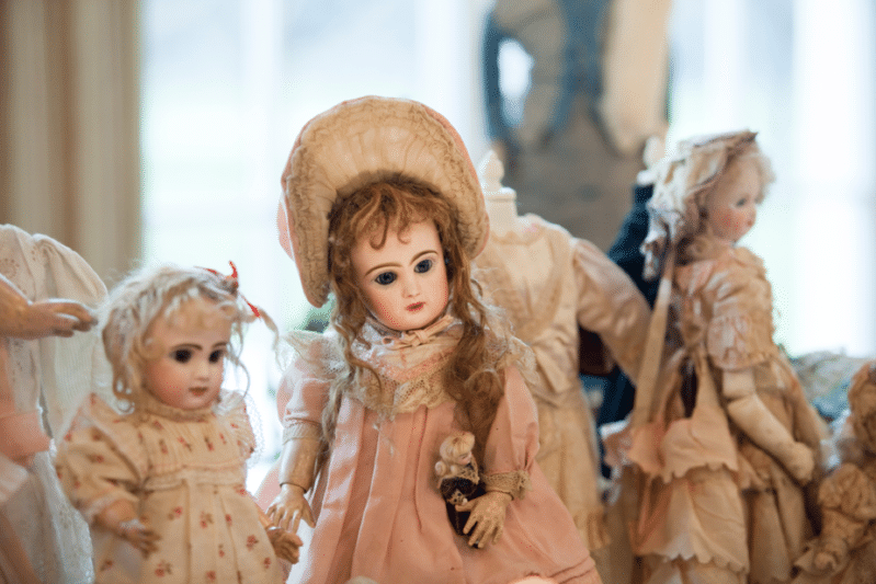 souvenir collection dolls, tips