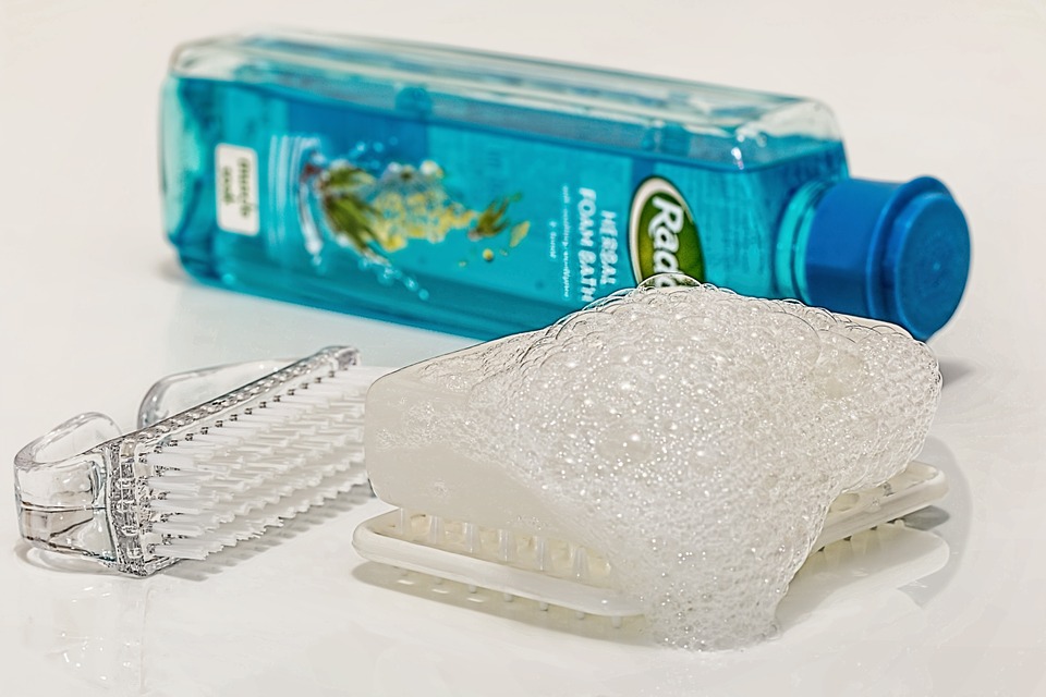 Toiletries-packaging-plastic-waste
