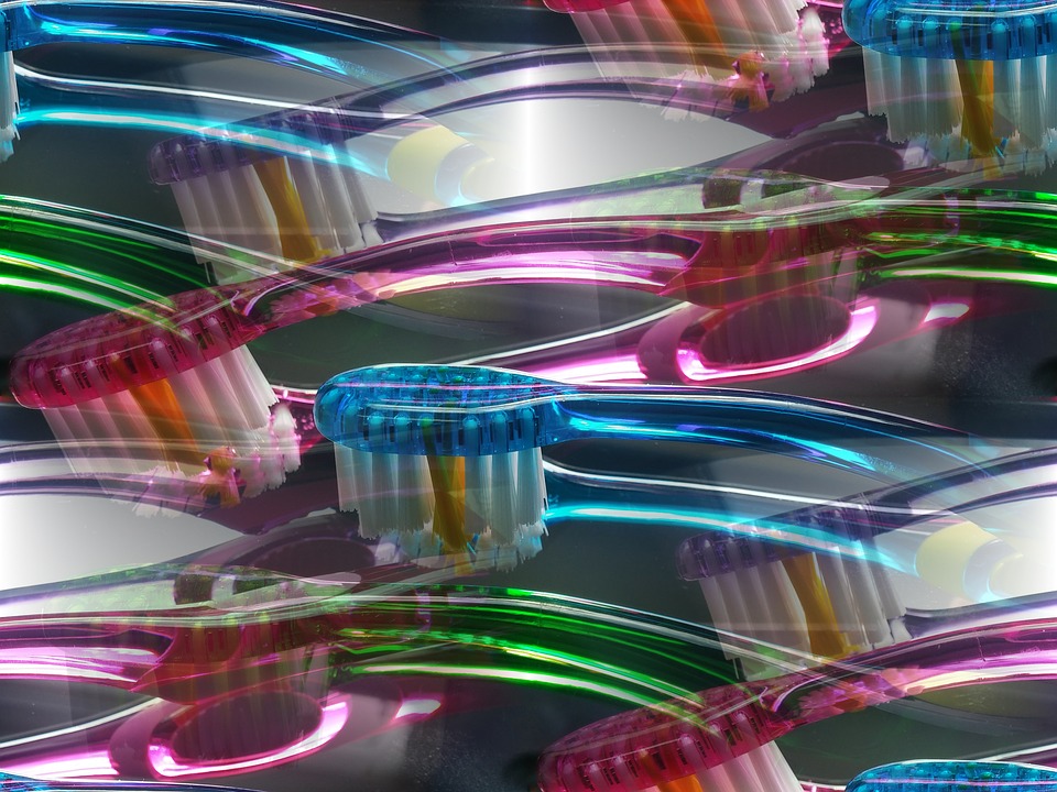toothbrushes-ways-to-reduce-plastic-waste