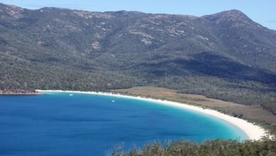 wineglass bay things to do hiking in tasmania